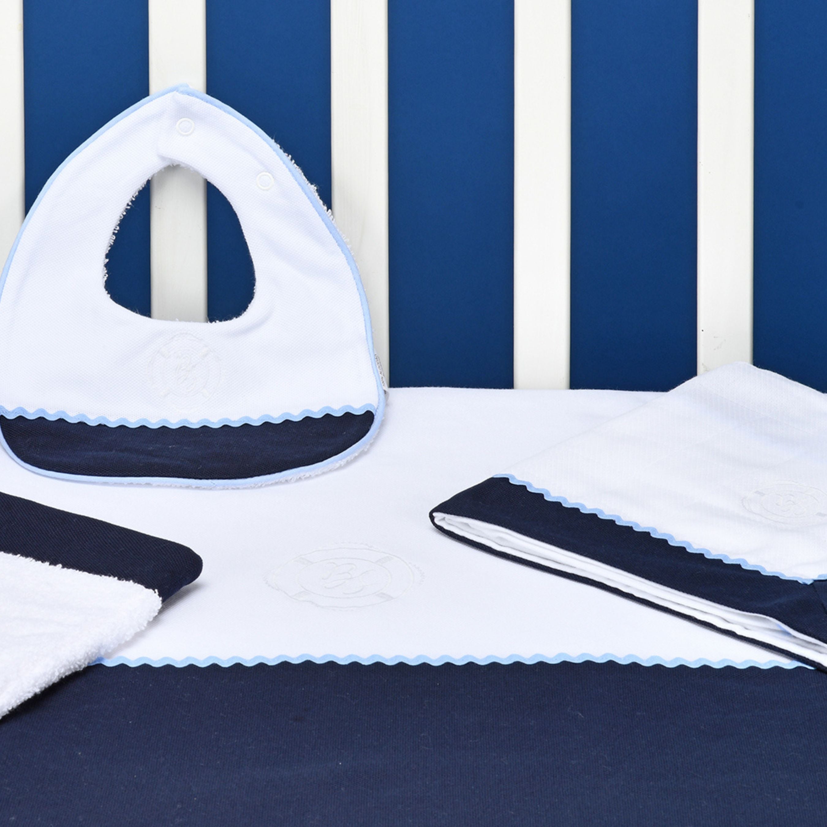 Baby Boys | Bibs & Muslins