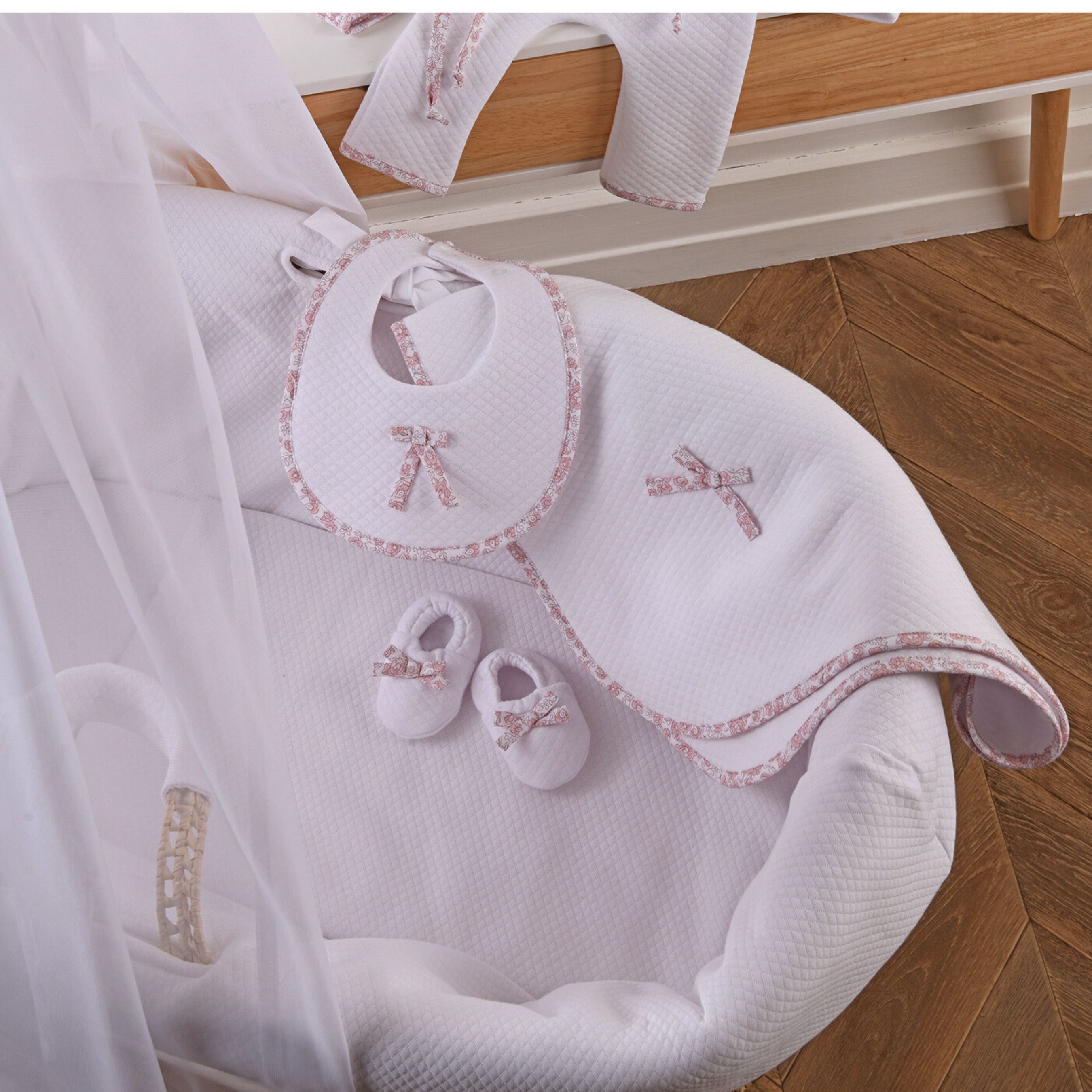 Baby Girls | Bibs & Muslins